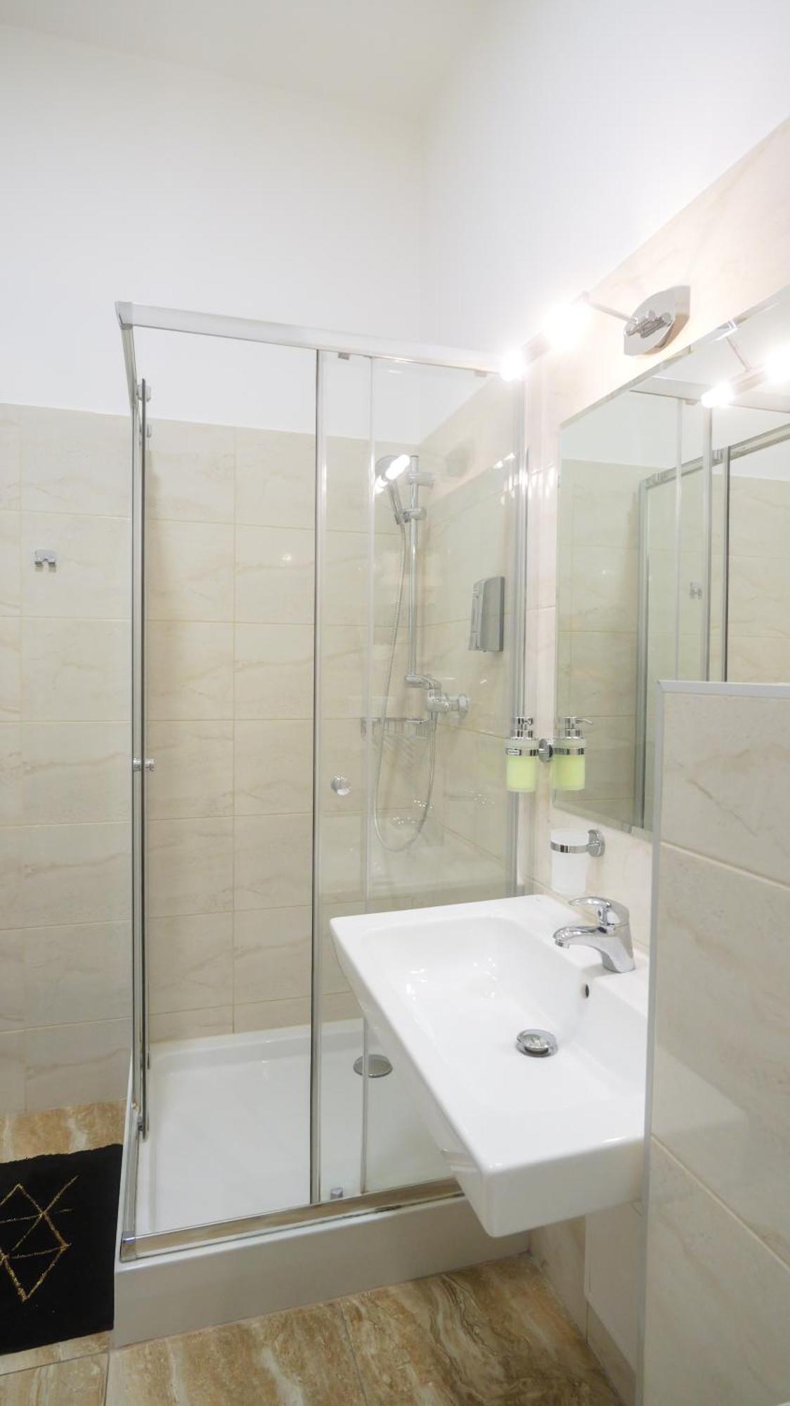 Premium City Centre Bedrooms Prešov Eksteriør bilde