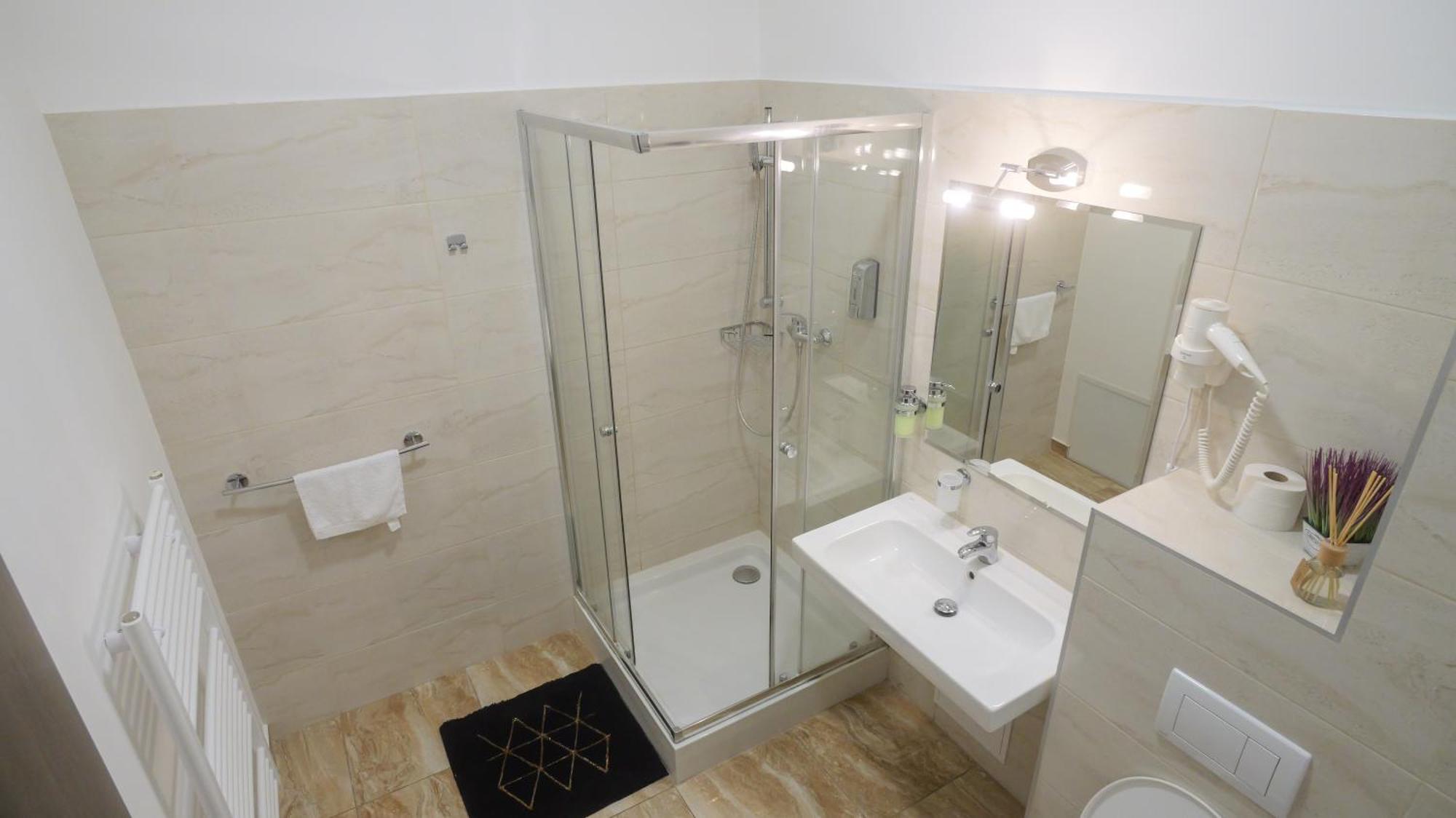 Premium City Centre Bedrooms Prešov Eksteriør bilde